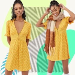 UO Urban Outfitters Graziana Floral Smocked Yellow Mini Dress Size Medium